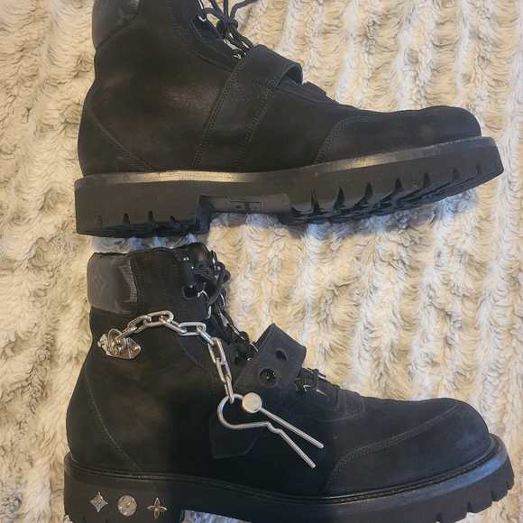 Mens Authentic Louis Vuitton Boots - Picture 8 of 13